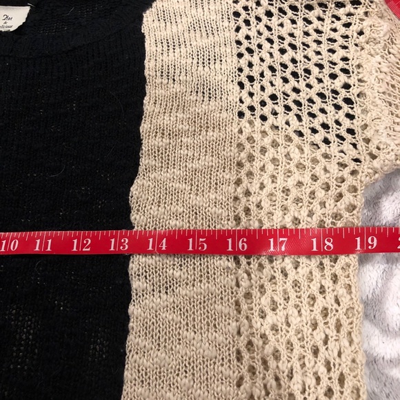 Hot & Delicious Knitted Sweater Long Sleeves - Picture 14 of 16